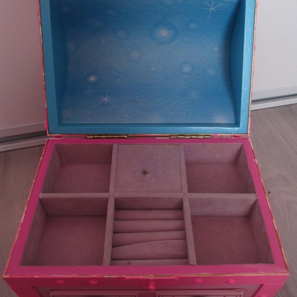 Unique Hand-Painted Pink Treasure Chest Music Box Jewelry Box - Picture 9 of 14